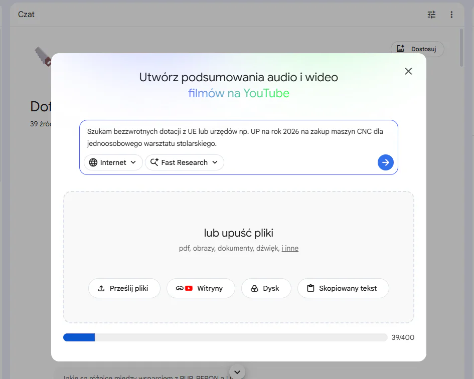 Okno wprowadzania precyzyjnego zapytania o bezzwrotne dotacje unijne na maszyny CNC dla warsztatu w NotebookLM.